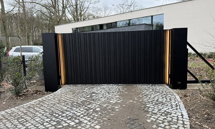 Design schuifpoort met LED-Line — Linter