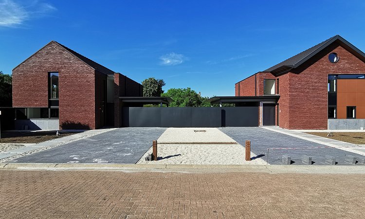 Design schuifpoorten uit één grote naadloze plaat - Stevoort