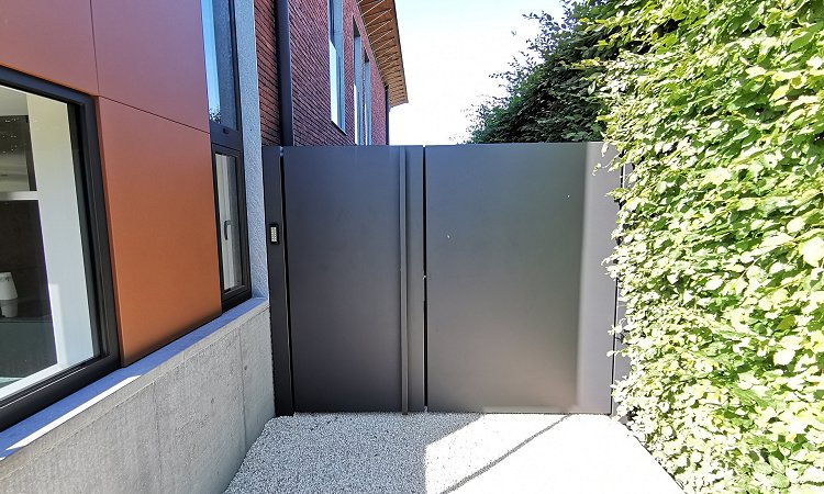 Design schuifpoorten uit één grote naadloze plaat - Stevoort