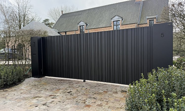 Design aluminium schuifpoort — Schilde