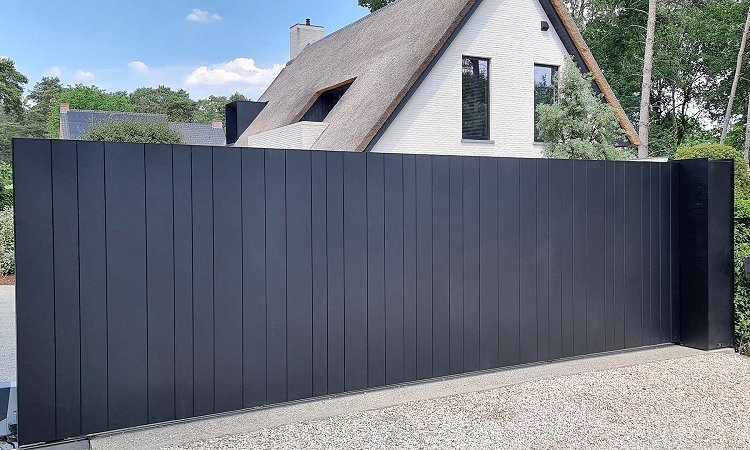 Aluminium schuifpoort met aluminium panelen- Model Mondo