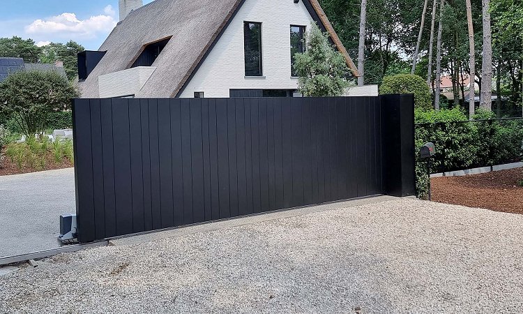 Aluminium schuifpoort met aluminium panelen- Model Mondo