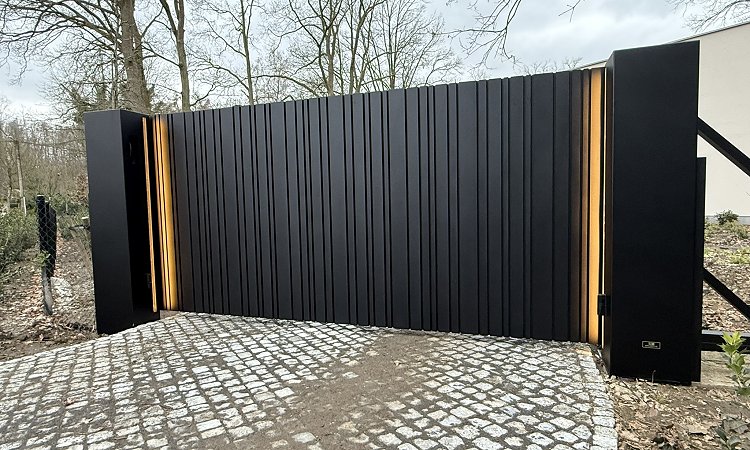 Design schuifpoort met LED-Line — Linter