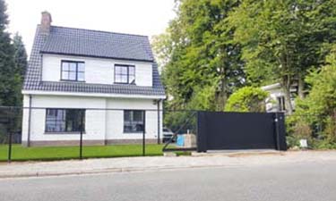 Design schuifpoort uit vlakke aluminium plaat / paneel