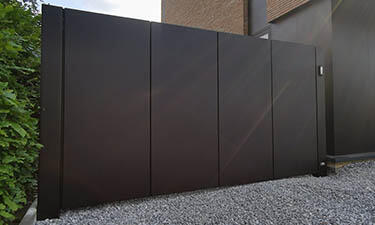 Moderne veugelpoort verticale aluminium panelen - Paal