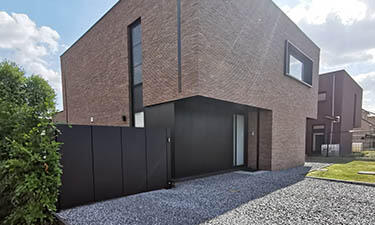 Moderne veugelpoort verticale aluminium panelen - Paal